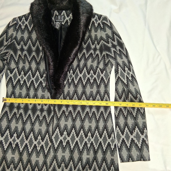 INC International Concepts Wimen Size S Black and Gray Zigzag Cape - Picture 15 of 16